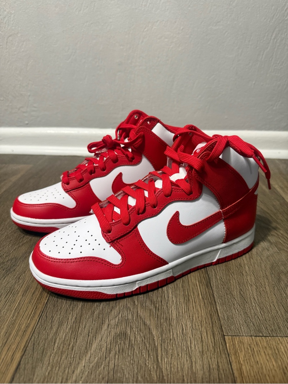 Nike Dunk High Retro (Size 7.5)
